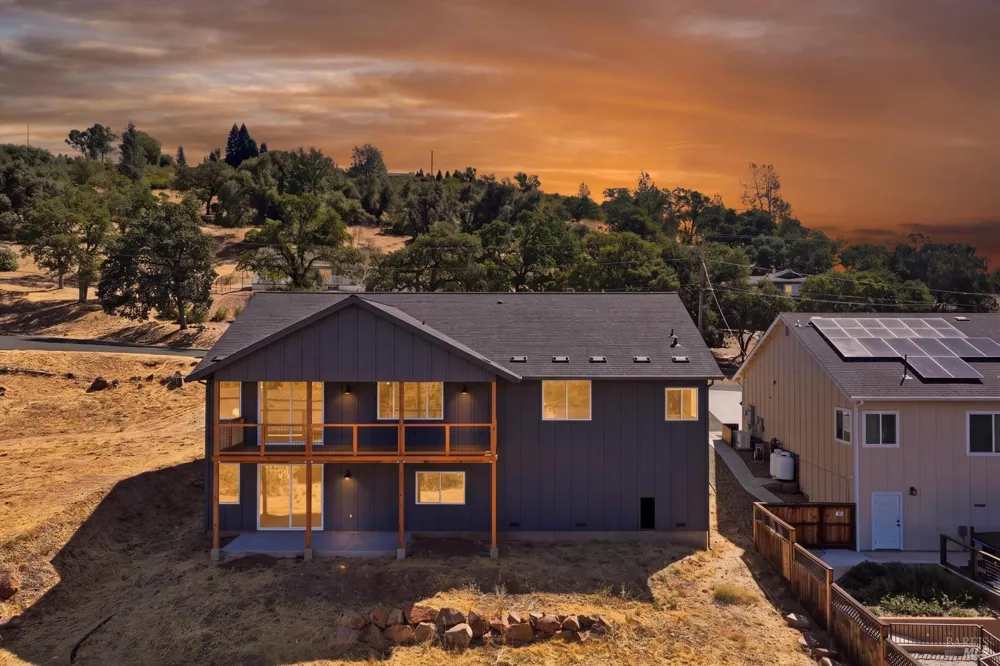 17247 Meadow View Drive Hidden Valley Lake, CA 95467