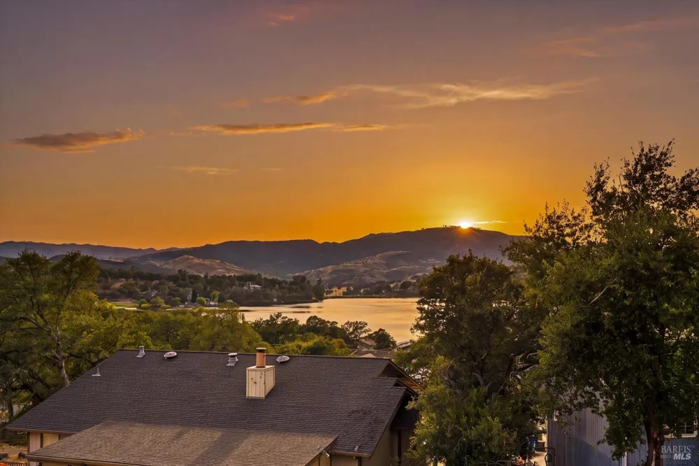 17247 Meadow View Drive Hidden Valley Lake, CA 95467