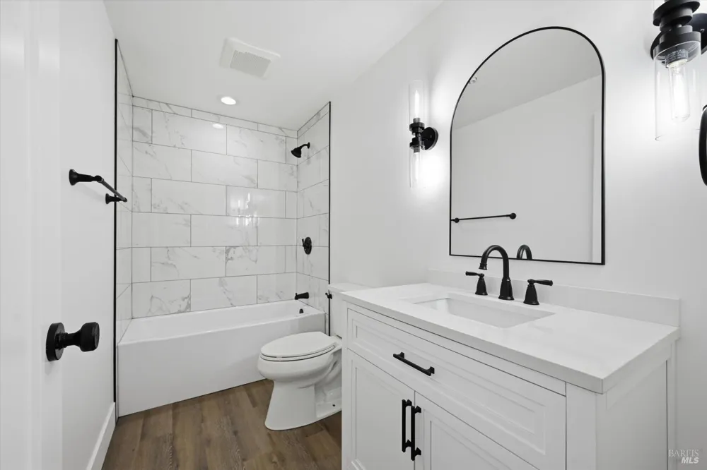 17247 Meadow View Drive Hidden Valley Lake, CA 95467