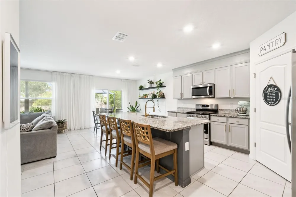 181 LAZIO CIRCLE Debary, FL 32713