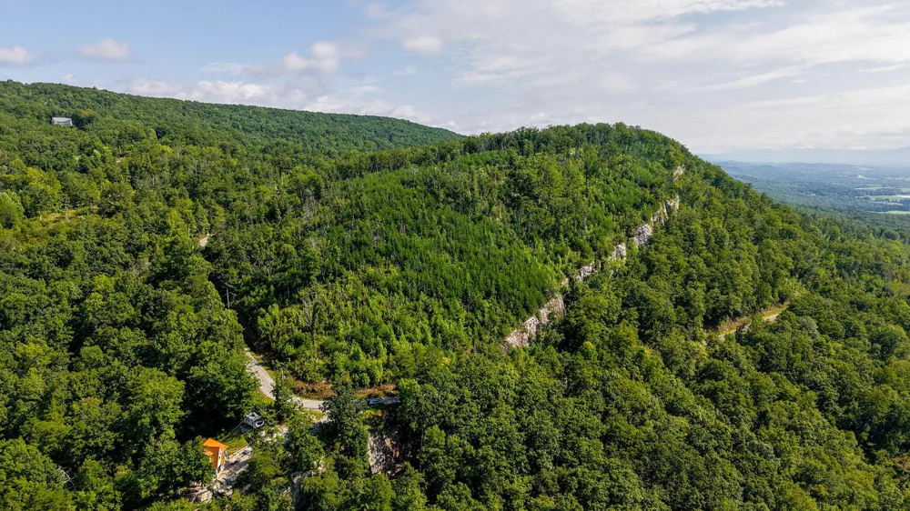 Lee Station Mountain Road 90 Pikeville, TN 37367