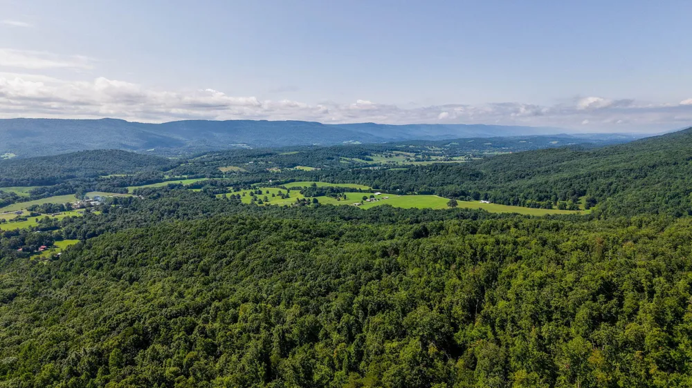 Lee Station Mountain Road 90 Pikeville, TN 37367