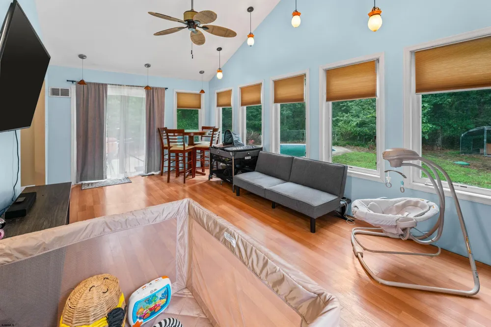 18 Pennsylvania Ave Dorothy, NJ 08317