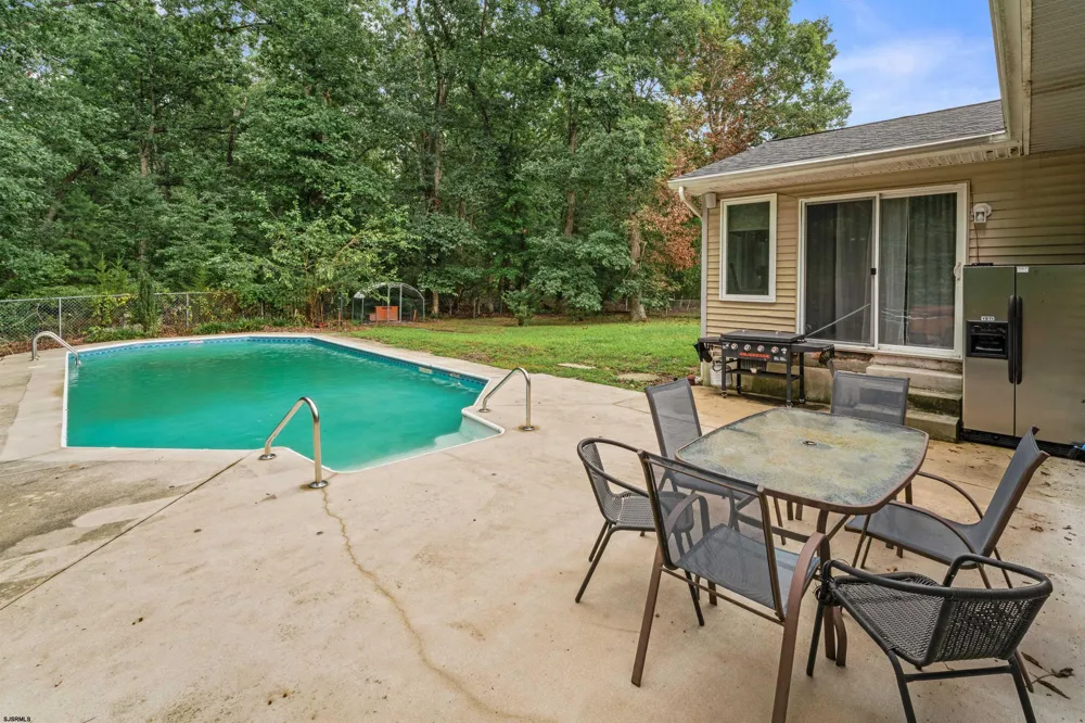 18 Pennsylvania Ave Dorothy, NJ 08317