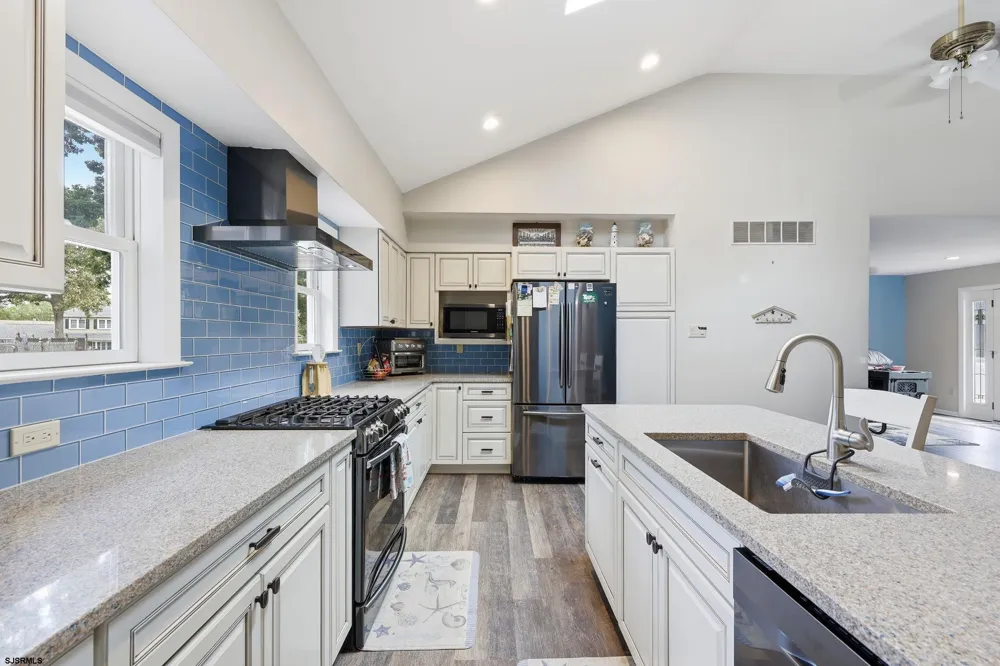 303 Knollwood Dr Egg Harbor Township, NJ 08234