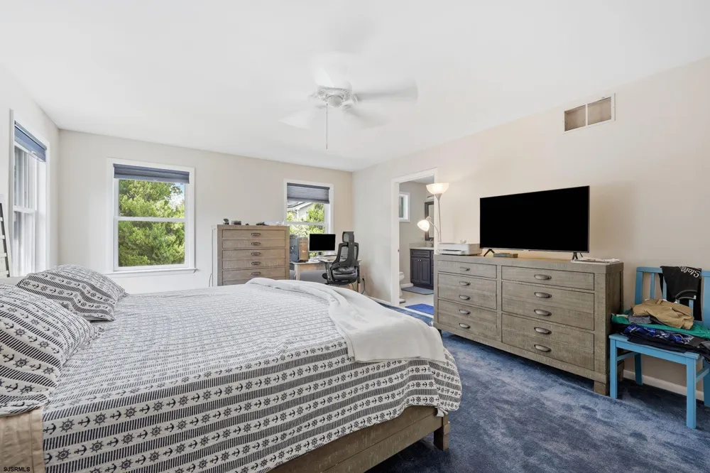 303 Knollwood Dr Egg Harbor Township, NJ 08234
