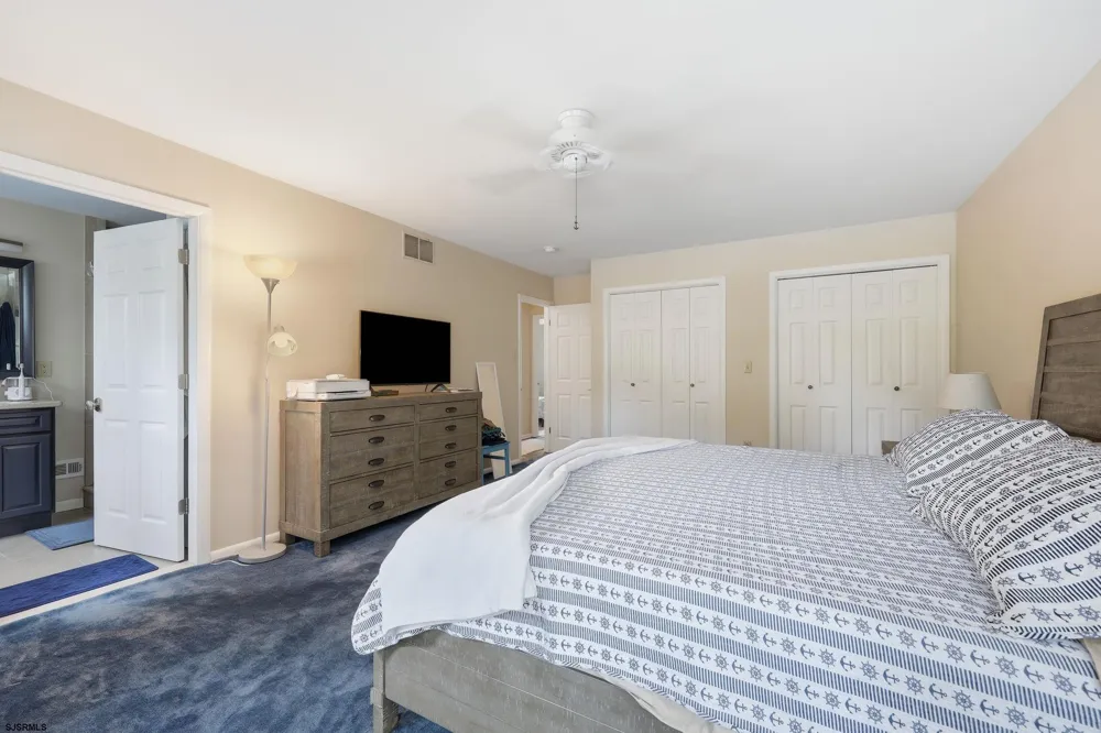 303 Knollwood Dr Egg Harbor Township, NJ 08234