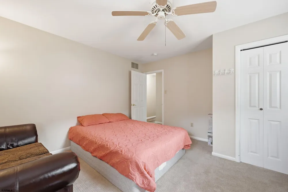 303 Knollwood Dr Egg Harbor Township, NJ 08234