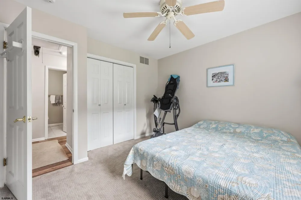 303 Knollwood Dr Egg Harbor Township, NJ 08234