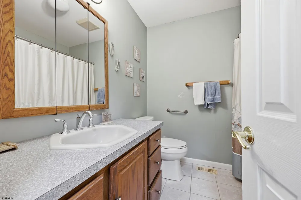 303 Knollwood Dr Egg Harbor Township, NJ 08234