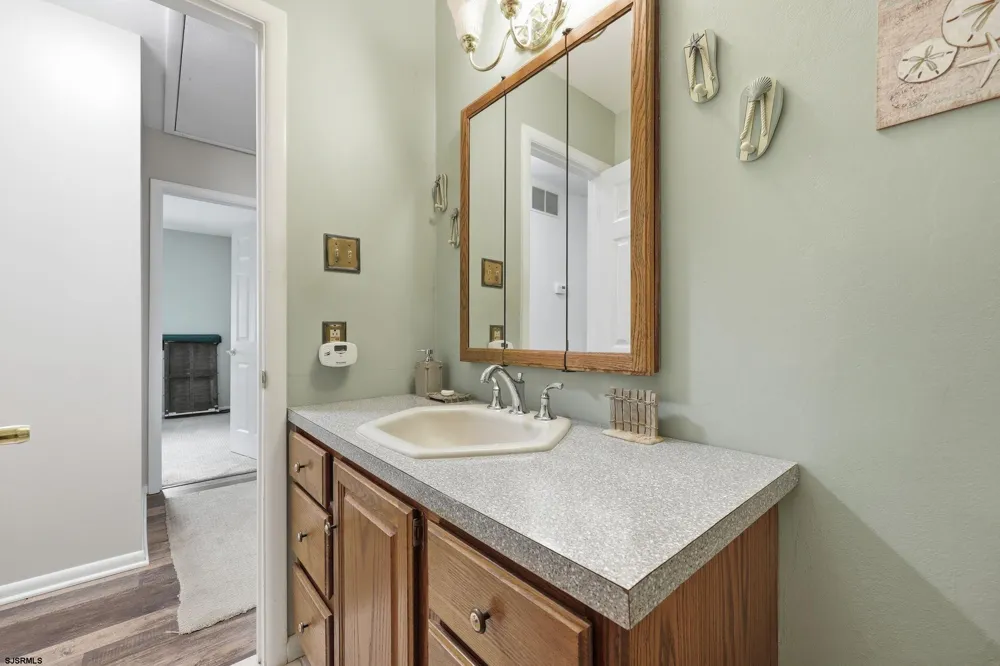 303 Knollwood Dr Egg Harbor Township, NJ 08234