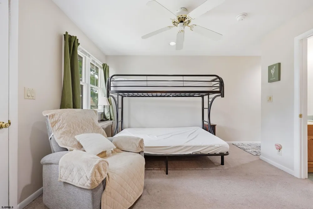 303 Knollwood Dr Egg Harbor Township, NJ 08234