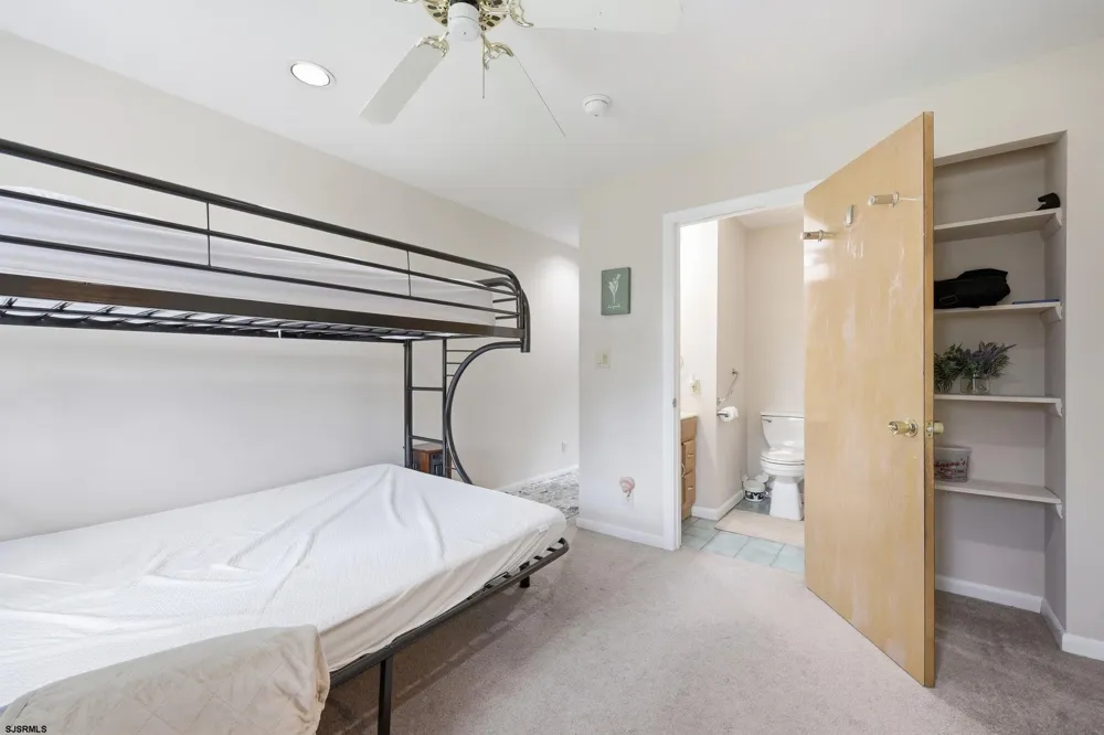 303 Knollwood Dr Egg Harbor Township, NJ 08234