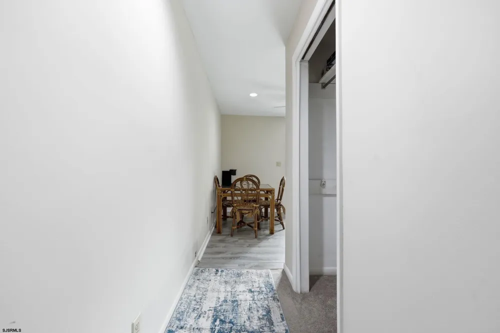 303 Knollwood Dr Egg Harbor Township, NJ 08234