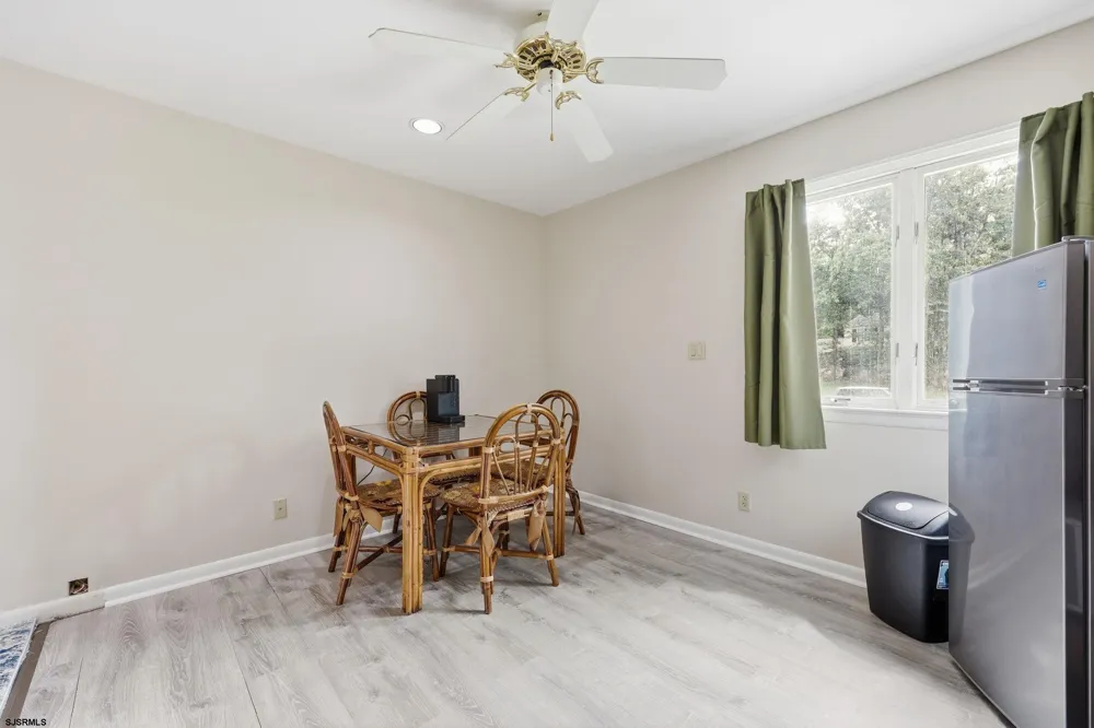 303 Knollwood Dr Egg Harbor Township, NJ 08234