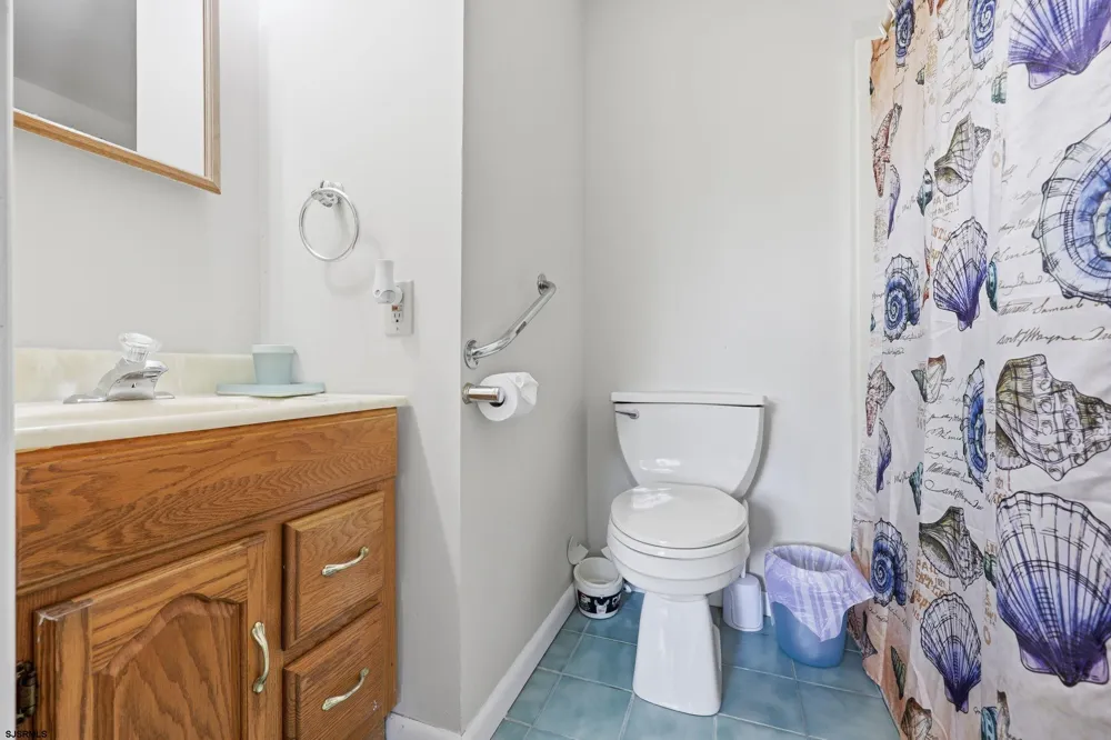303 Knollwood Dr Egg Harbor Township, NJ 08234