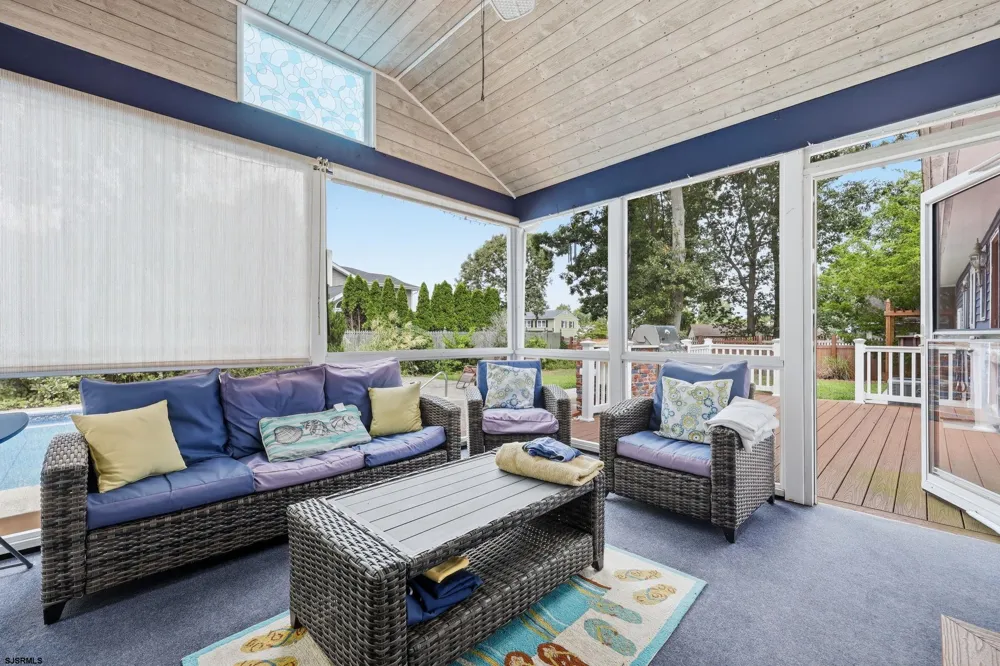 303 Knollwood Dr Egg Harbor Township, NJ 08234