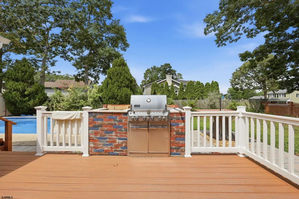303 Knollwood Dr Egg Harbor Township, NJ 08234