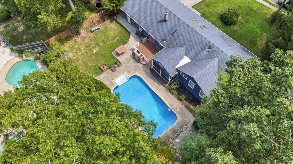 303 Knollwood Dr Egg Harbor Township, NJ 08234