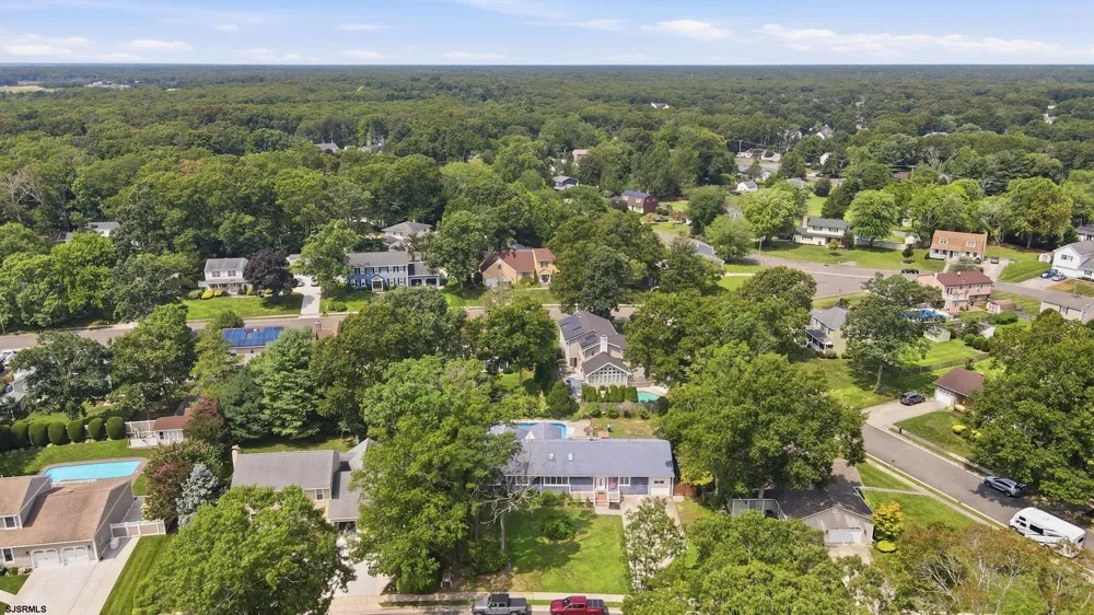 303 Knollwood Dr Egg Harbor Township, NJ 08234
