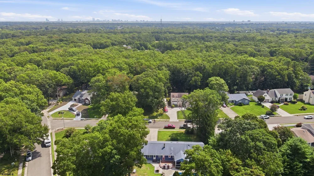 303 Knollwood Dr Egg Harbor Township, NJ 08234
