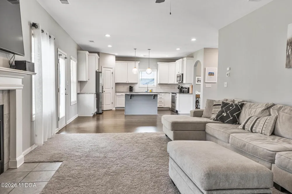 4201 Cornwall Drive Forsyth, GA 31029