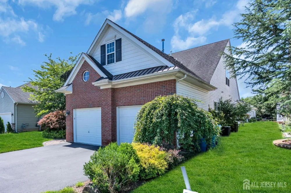10 Nappa Court Monroe, NJ 08831