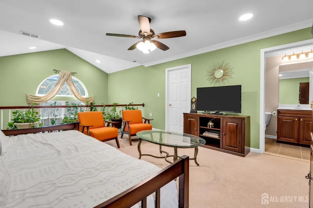 10 Nappa Court Monroe, NJ 08831