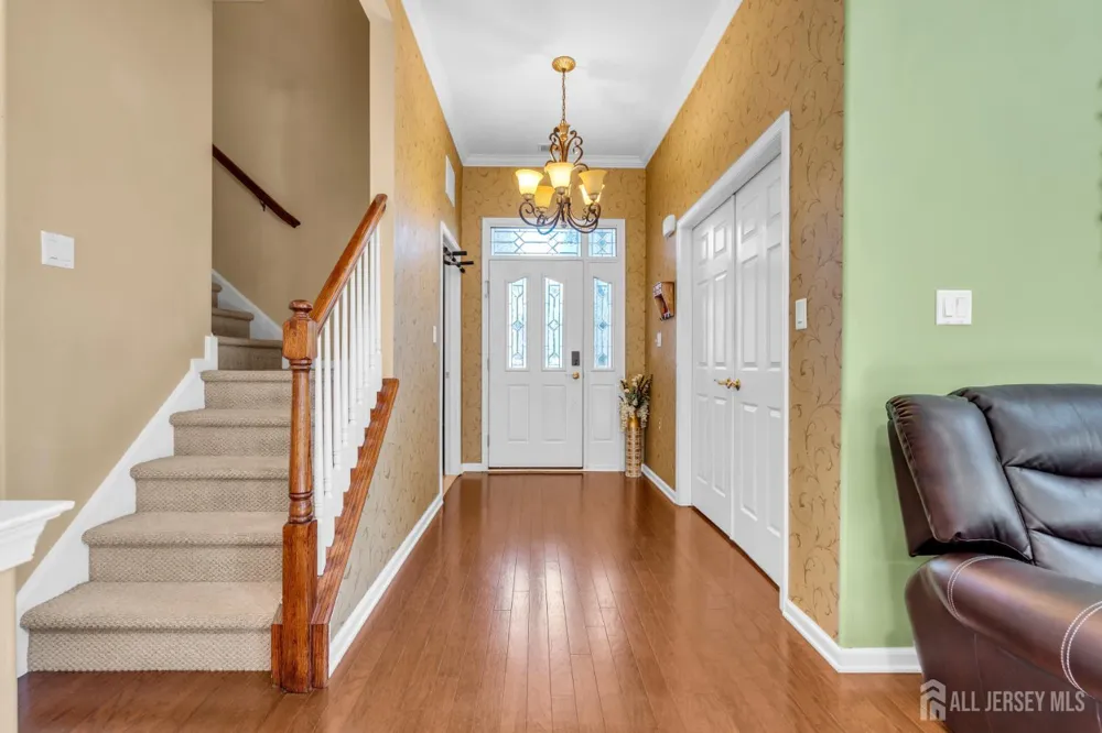 10 Nappa Court Monroe, NJ 08831