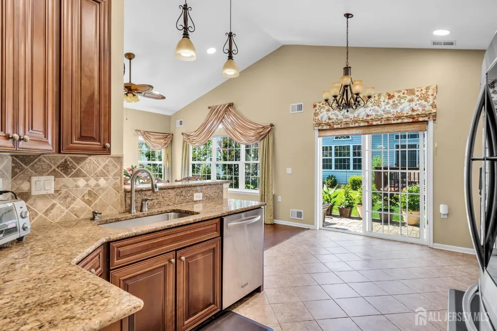 10 Nappa Court Monroe, NJ 08831