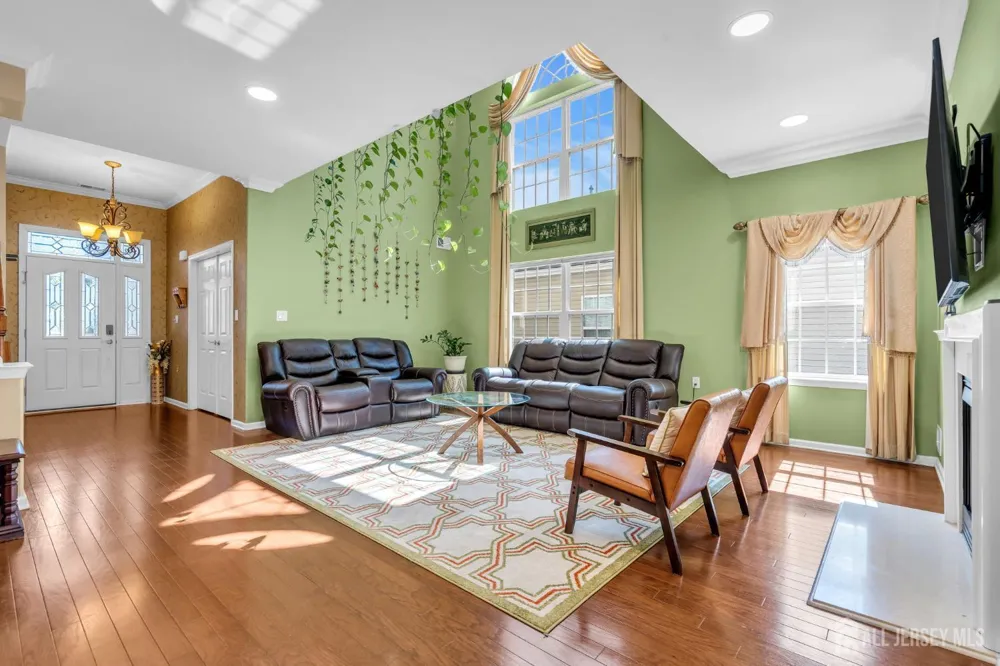 10 Nappa Court Monroe, NJ 08831
