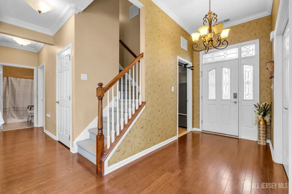 10 Nappa Court Monroe, NJ 08831