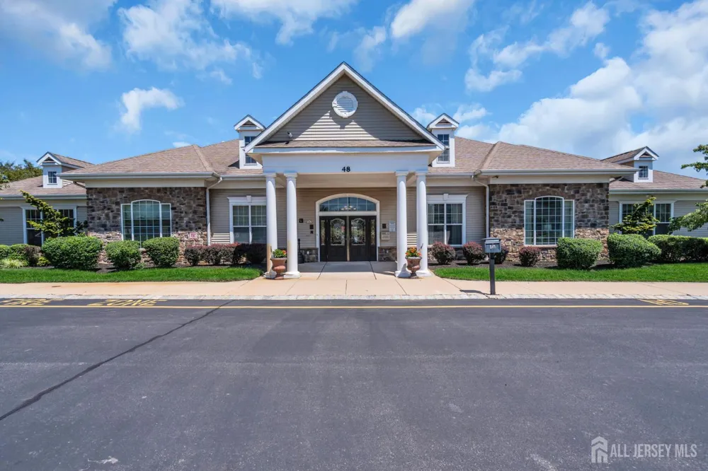 10 Nappa Court Monroe, NJ 08831