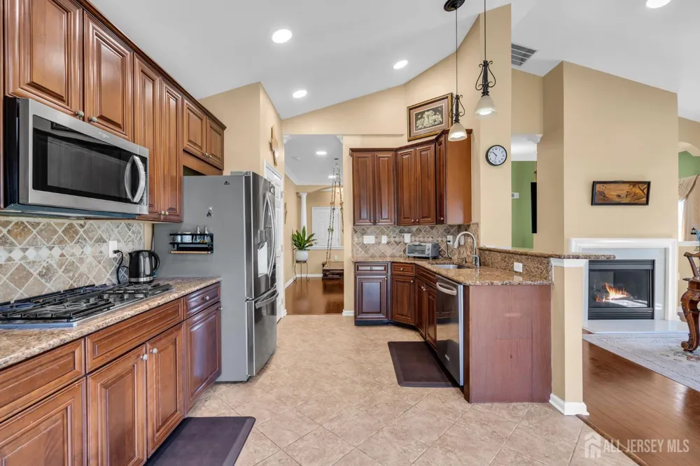 10 Nappa Court Monroe, NJ 08831