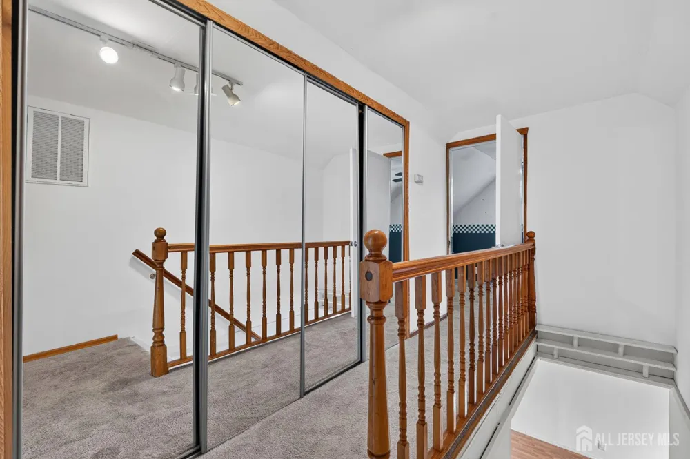 17 Joanna Place Colonia, NJ 07067