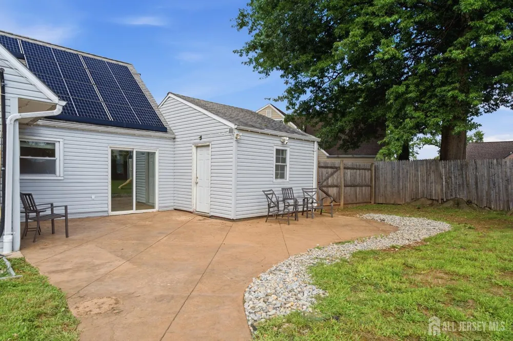 17 Joanna Place Colonia, NJ 07067