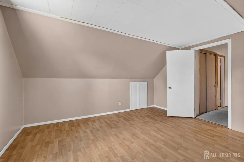17 Joanna Place Colonia, NJ 07067