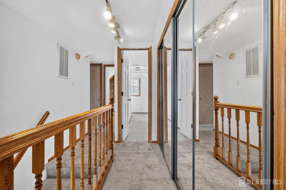 17 Joanna Place Colonia, NJ 07067