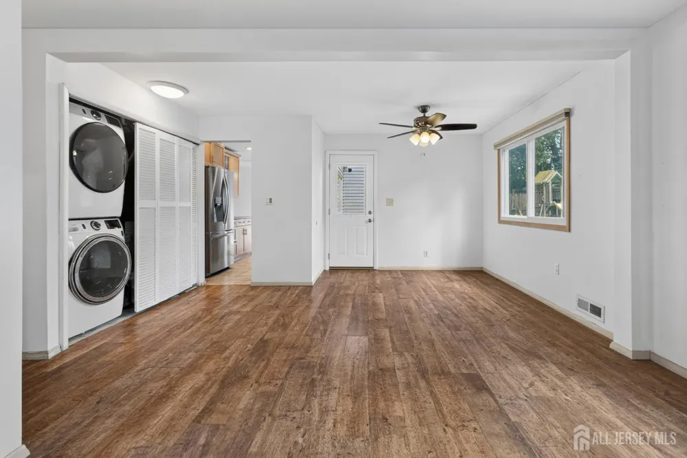 17 Joanna Place Colonia, NJ 07067