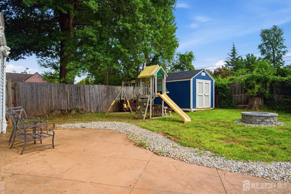 17 Joanna Place Colonia, NJ 07067