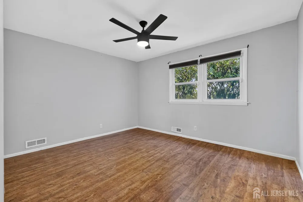 17 Joanna Place Colonia, NJ 07067