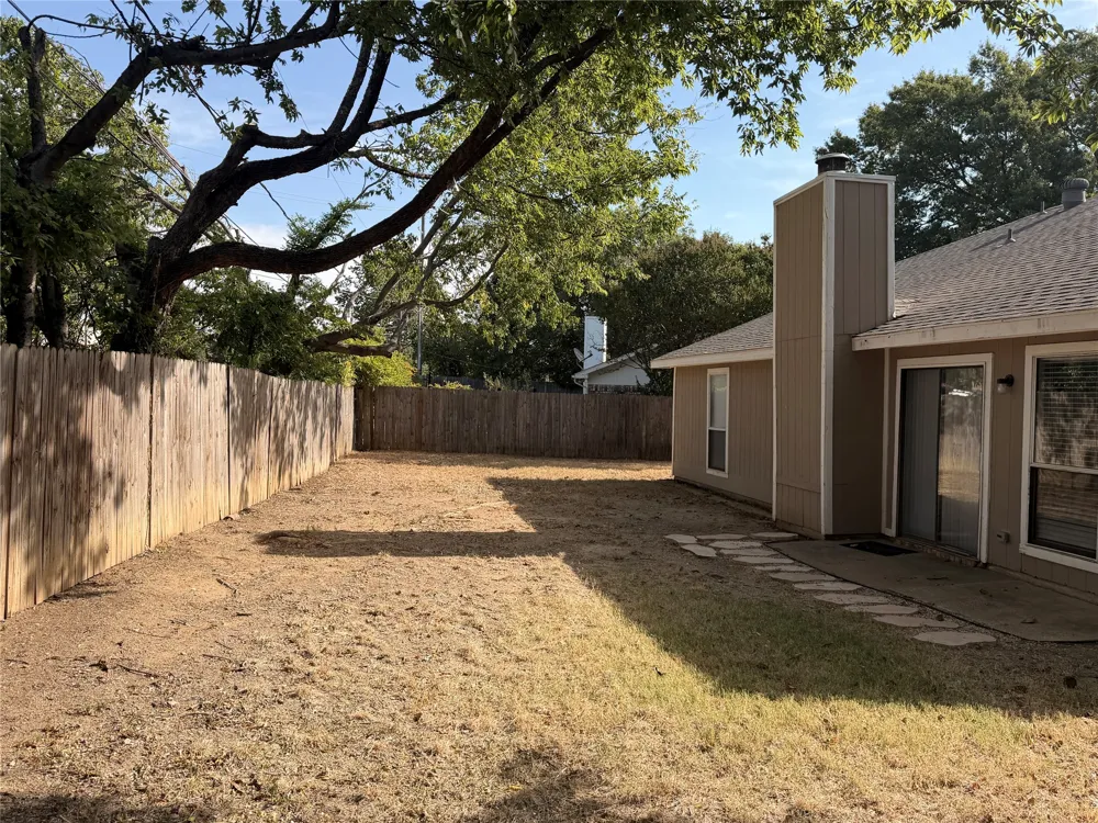 6206 Fernwood Drive Arlington, TX 76001