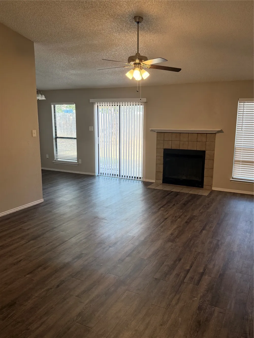 6206 Fernwood Drive Arlington, TX 76001