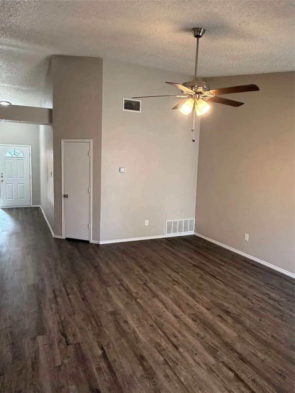 6206 Fernwood Drive Arlington, TX 76001