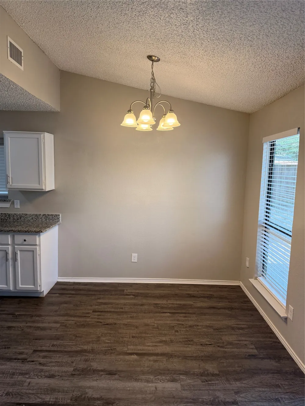 6206 Fernwood Drive Arlington, TX 76001