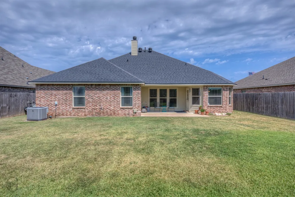 2395 Tallgrass Circle Bossier City, LA 71111