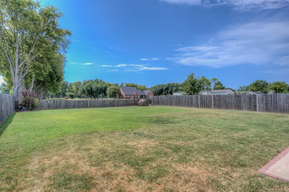 2395 Tallgrass Circle Bossier City, LA 71111