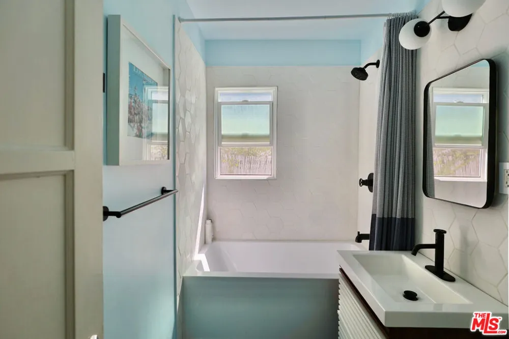 510 Venice Way Los Angeles, CA 90291