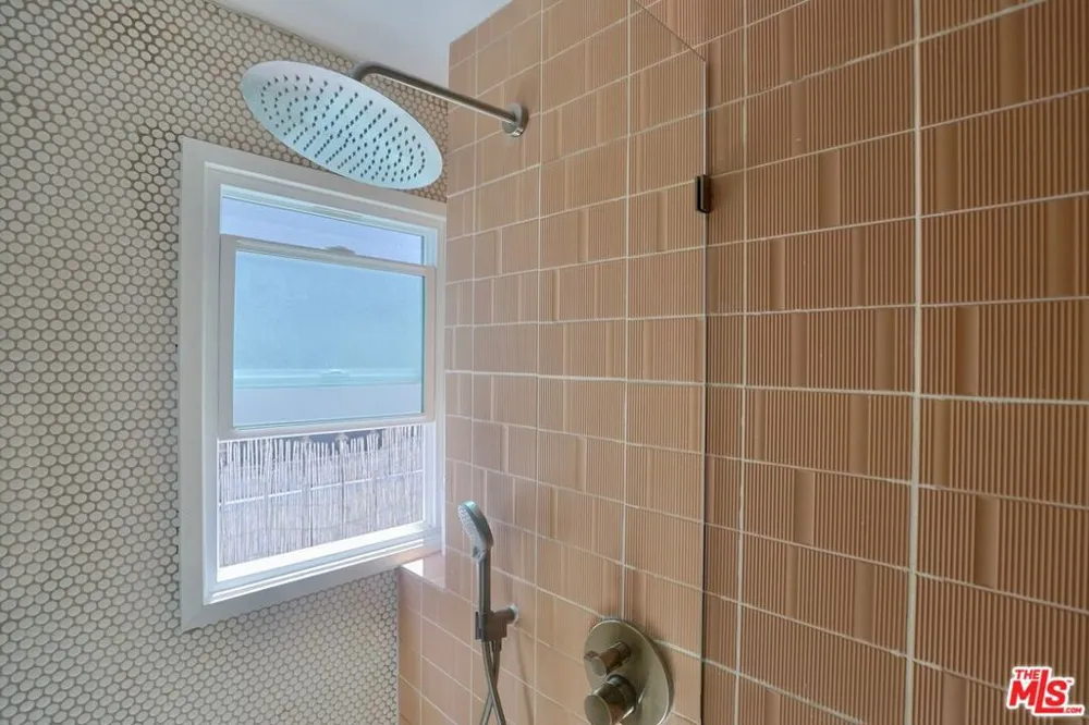 510 Venice Way Los Angeles, CA 90291