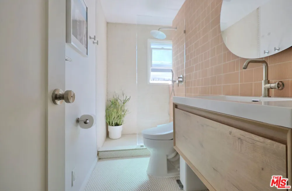 510 Venice Way Los Angeles, CA 90291